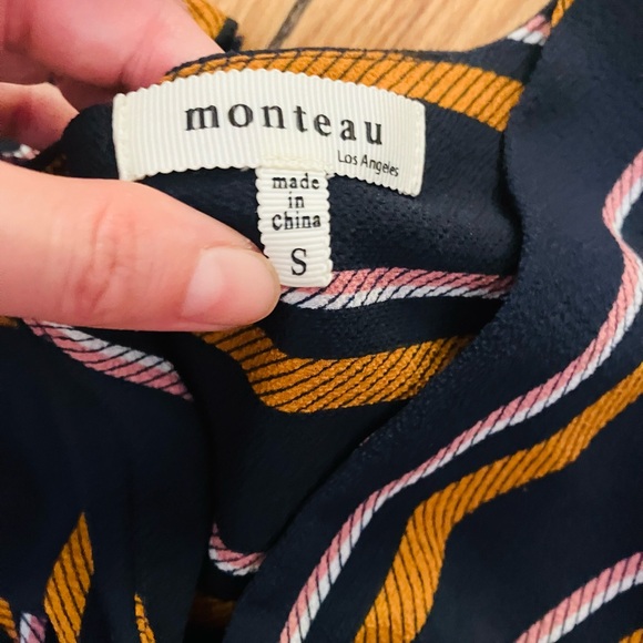 Button up top - Picture 3 of 3